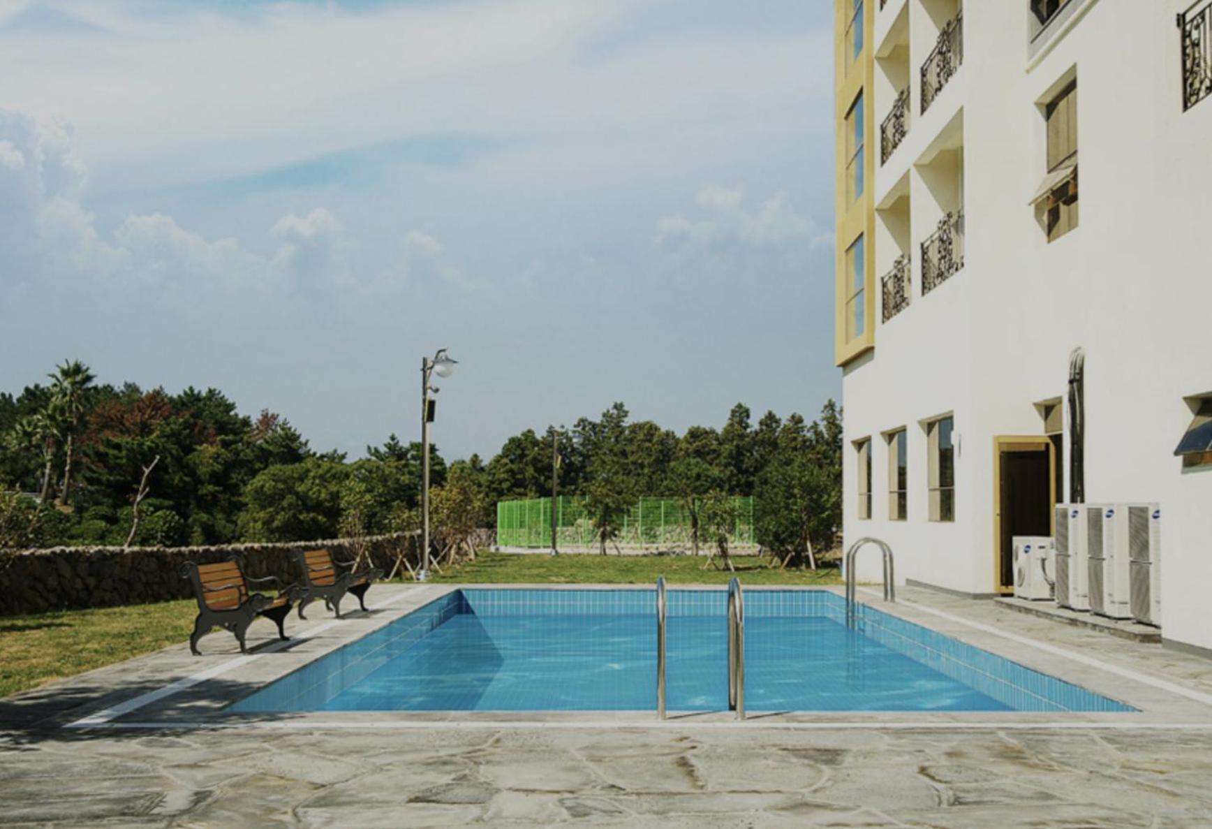 Pearly Hotel Чеджудо Экстерьер фото