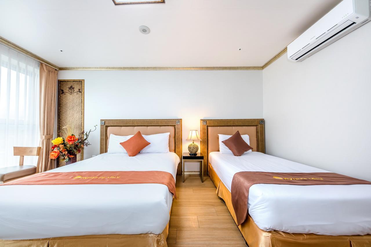 Pearly Hotel Чеджудо Экстерьер фото