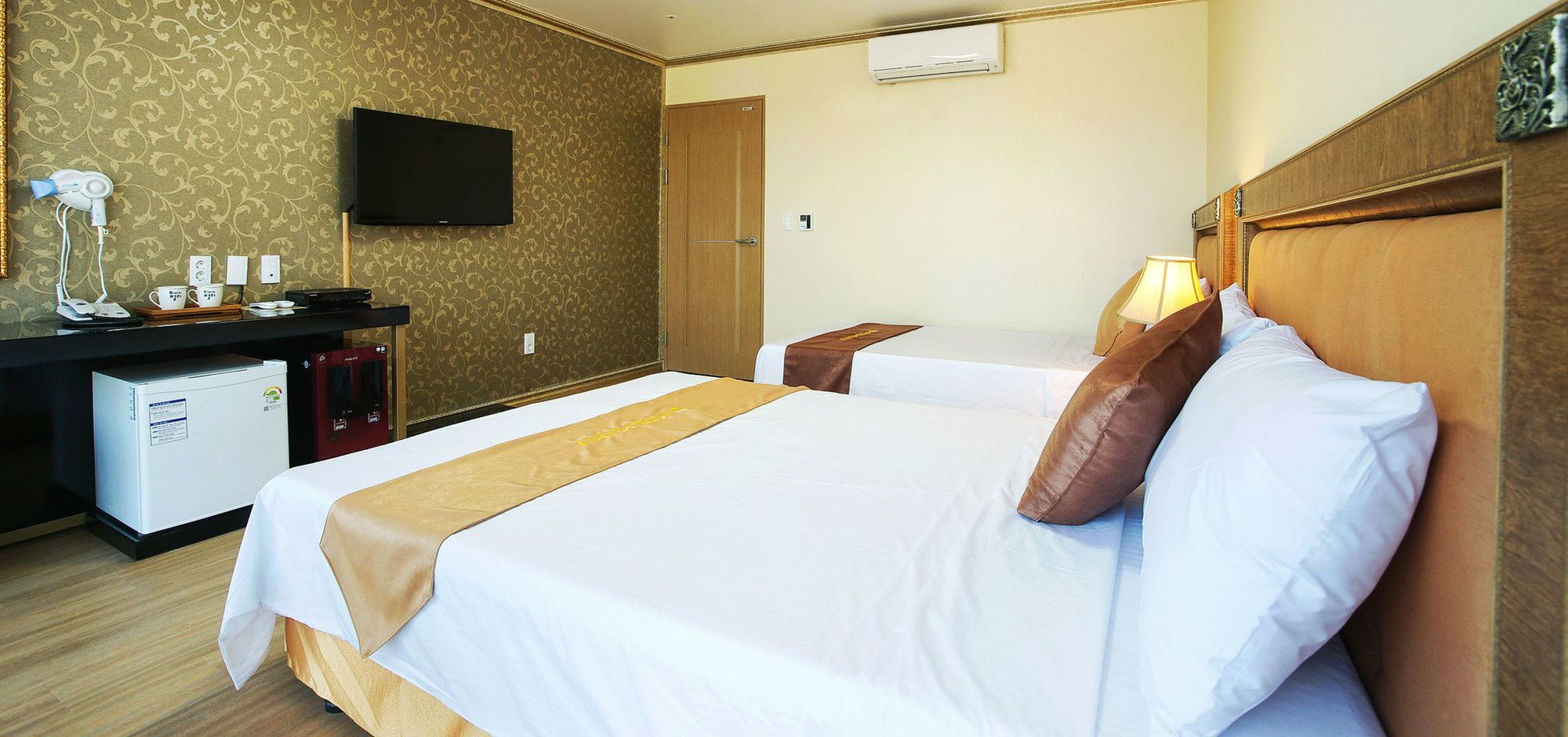 Pearly Hotel Чеджудо Экстерьер фото
