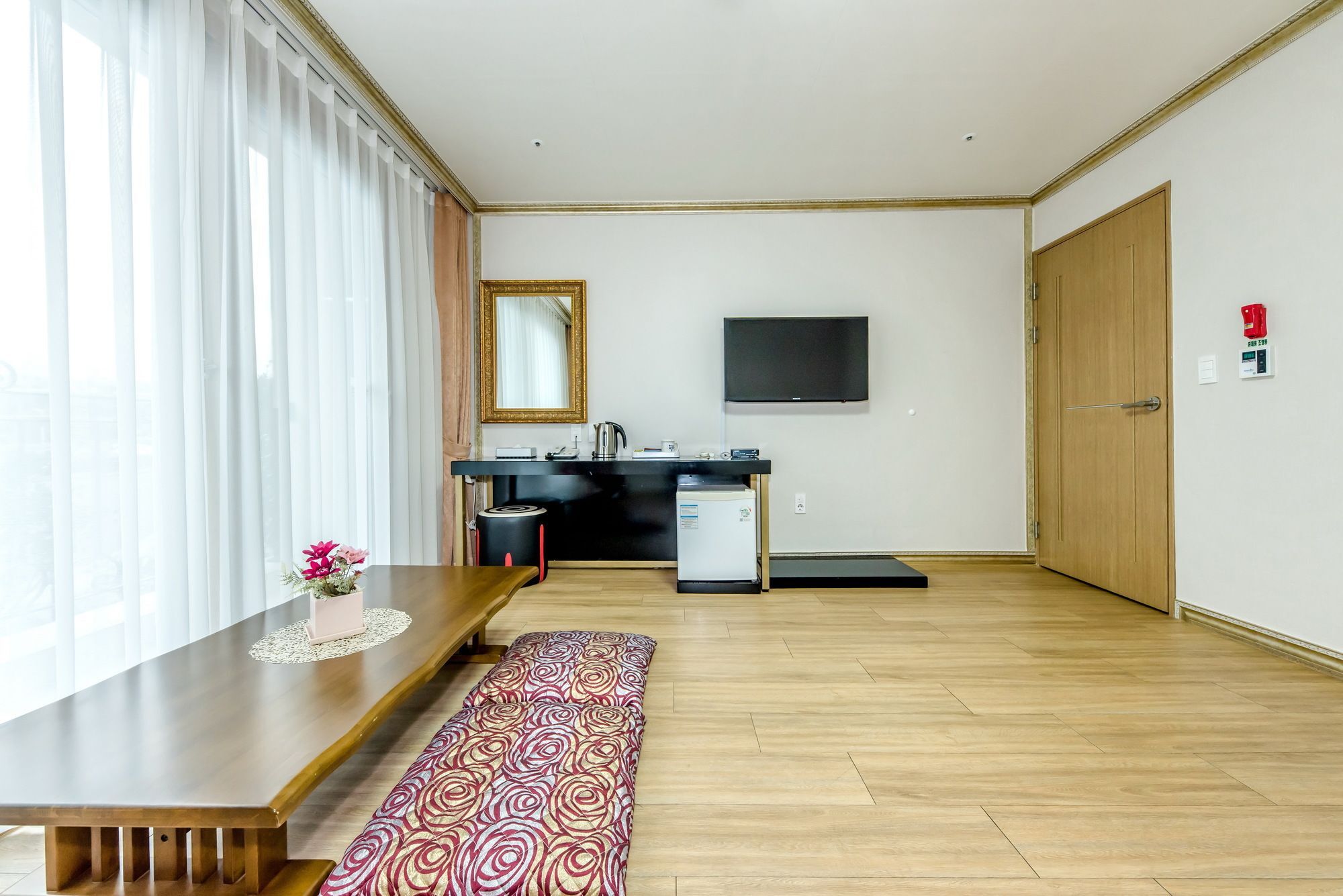 Pearly Hotel Чеджудо Экстерьер фото